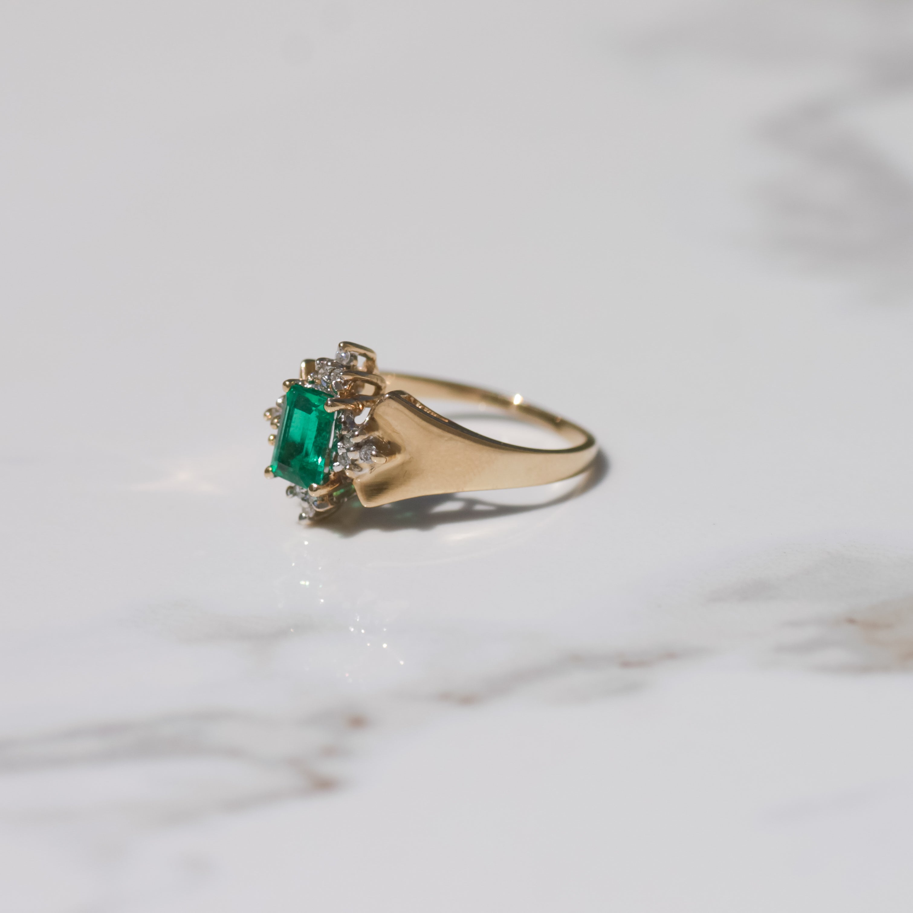 Lab Emerald and Diamond Ring Sz 6 3/4 10k