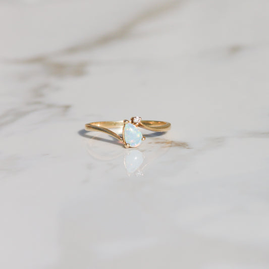 Pear Opal and Diamond Ring Sz 6 1/2 14k