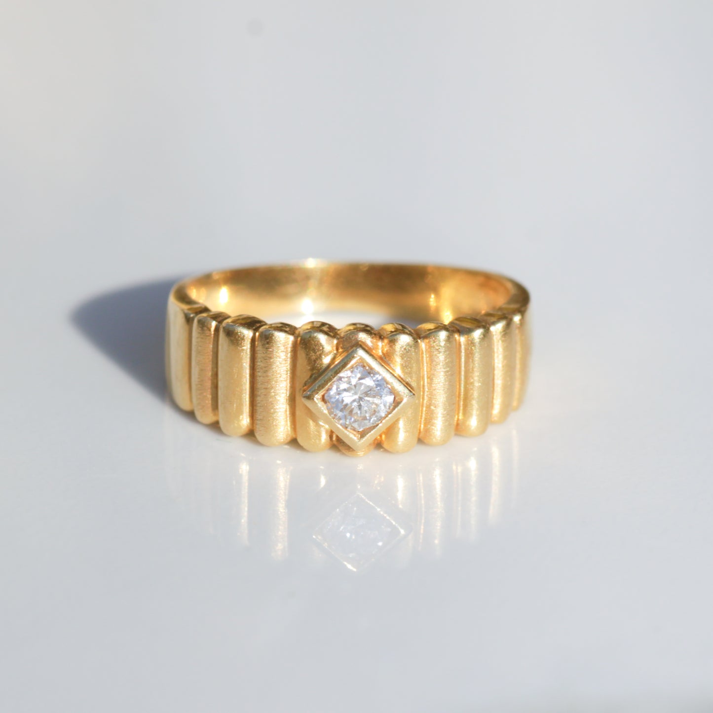 Vintage Ridged Diamond Ring 18k Gold Sz 7 1/4